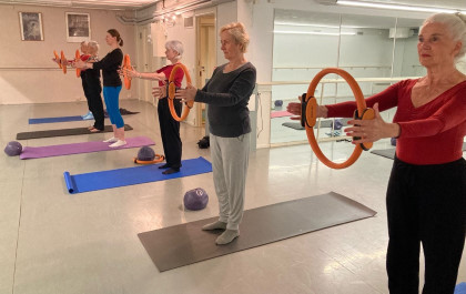 Pilates med magic sirkle-ringen