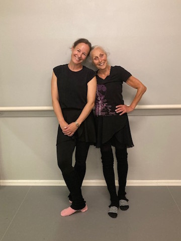 Selfie av Anne Cecily og Johanna i studioet